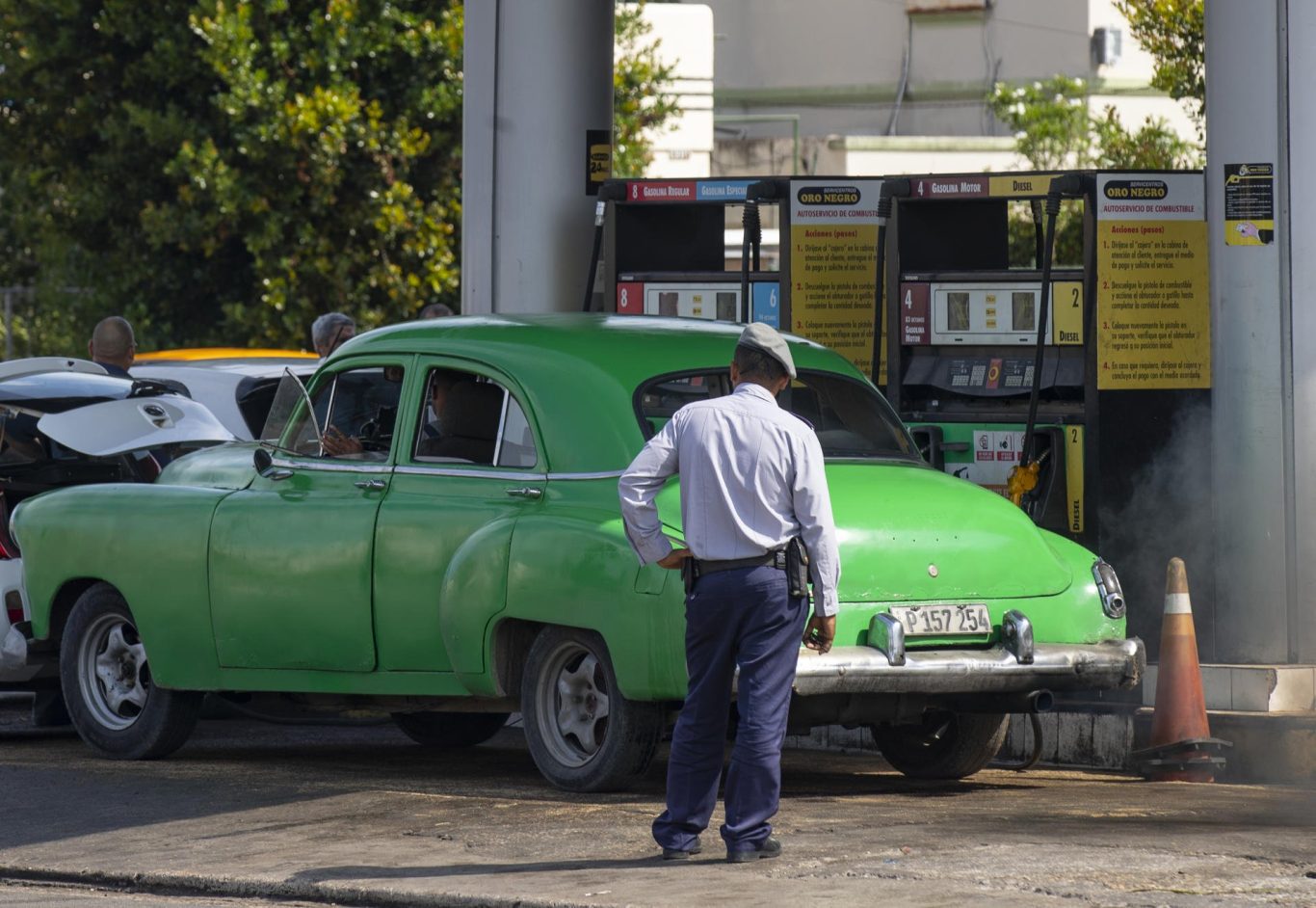 Servicentro en Cuba. Foto: Yander Zamora / EFE.