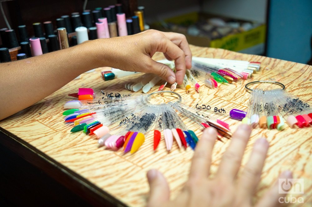 Muestrario de formas y colores para escoger. Foto: Jorge Ricardo.