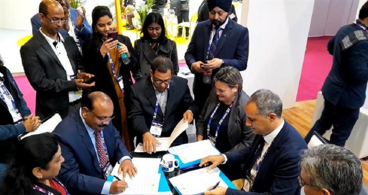 Delegación cubana durante la firma de acuerdos con empresarios de la India. Foto: PL.