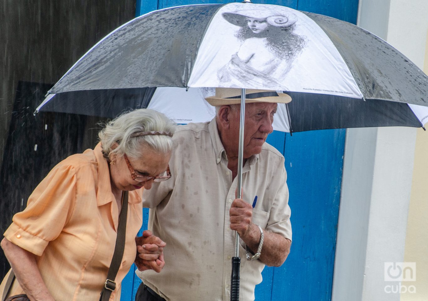 Amor bajo el mismo paraguas. Foto: Kaloian.