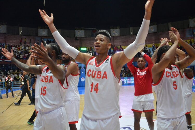 Jasiel Rivero fue protagonista en la histórica victoria de Cuba sobre Estados Unidos en la ventana FIBA y tuvo también un buen rendimiento con el Maccabi Tel Aviv. Foto: Ricardo López Hevia.