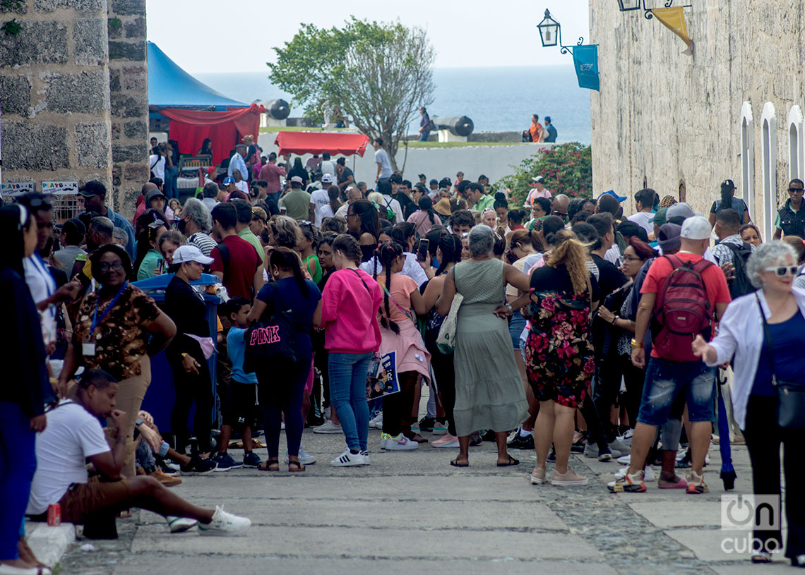 32 Feria Internacional del Libro de La Habana, en la fortaleza de San Carlos de La Cabaña. Foto: Otmaro Rodríguez.