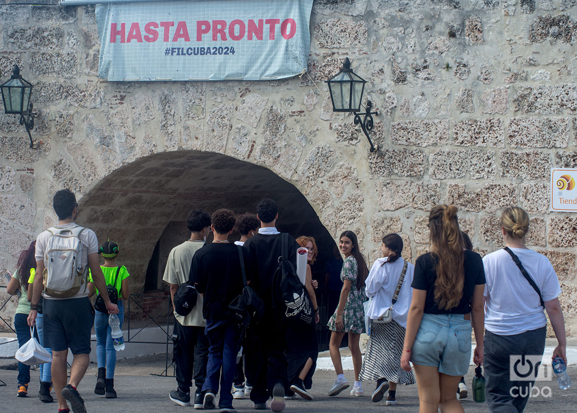 32 Feria Internacional del Libro de La Habana, en la fortaleza de San Carlos de La Cabaña. Foto: Otmaro Rodríguez.