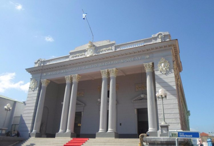 Frontis del museo Emilio Bacardi Moreau, en Santiago de Cuba.  Foto: Tripadvisor.