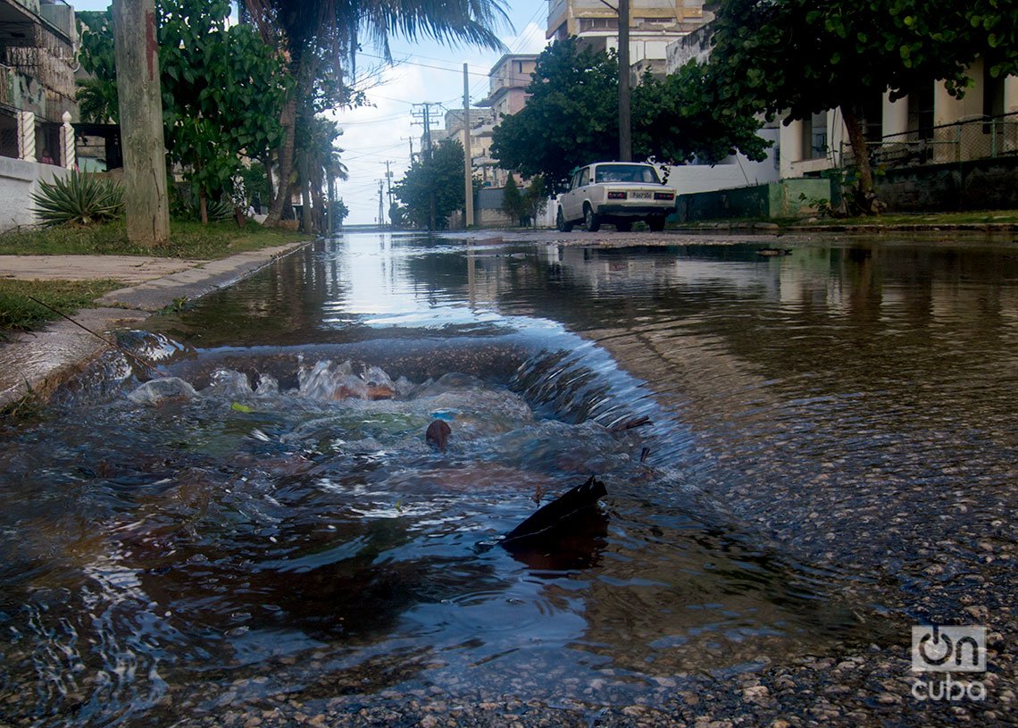 Penetración del mar en las zonas bajas del Vedado. Foto: Otmaro Rodríguez.