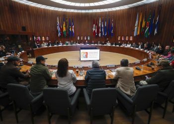 Diálogos de paz entre el Gobierno colombiano y el ELN, el pasado diciembre, en México. Foto: Isaac Esquivel/EFE.