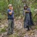 Vladimir, hijo del cacique Panchito, junto al director Ernesto Daranas en los bosques de La Ranchería. Foto: ©️Héctor Garrido/Proyecto Cuba Indígena.