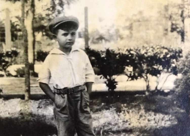 Eliseo Diego en Villa Berta, Arroyo Naranjo. Foto: Archivo familiar.