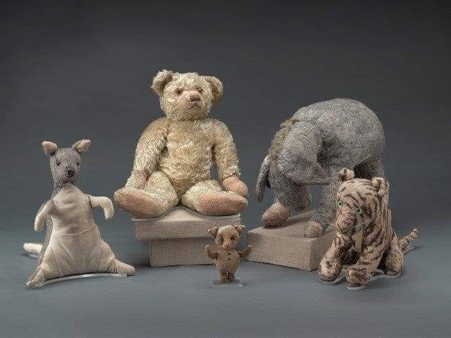 Peluches originales de Winnie the Pooh.