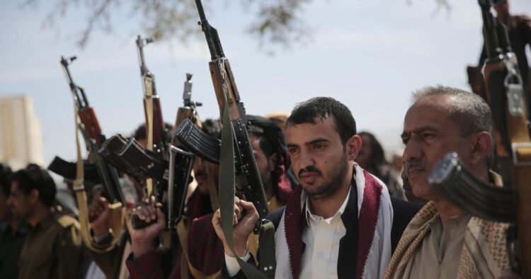 Combatientes hutíes en Yemen. Foto: CBS.