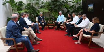 Encuentro entre el presidente Miguel Díaz-Canel y el ministro de Desarrollo Agrario y Agricultura Familiar de Brasil, Paulo Teixeira, en La Habana. Foto: @DiazCanelB / X.