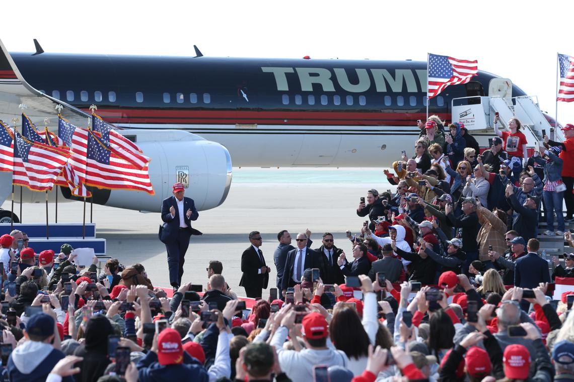 Donald J. Trump da un discurso en el mitin de Buckeye Values PAC en Vandalia, Ohio, el 16 de marzo de 2024. Foto: EFE/EPA/Mark Lyons.