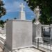 Bóveda en el cementerio de Santiago de Cuba donde reposan los restos del doctor
Antommarchi, el último médico de Napoleón Bonaparte. Foto: Igor Guilarte.