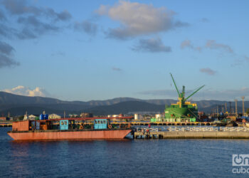 Puerto de Santiago de Cuba. Foto: Kaloian.