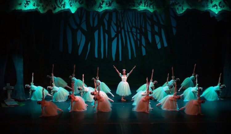 El Ballet Nacional de Cuba en "Giselle". Foto: Facebook/Ahmed Piñeiro Fernández.