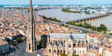 La ciudad francesa de Burdeos. Foto: tourradar.com / Archivo.