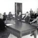 Manuel Pedro González (a la izquierda, con la mano en la barbilla) en la Biblioteca Nacional José Martí, de Cuba. Foto: Cortesía de la BNJM.