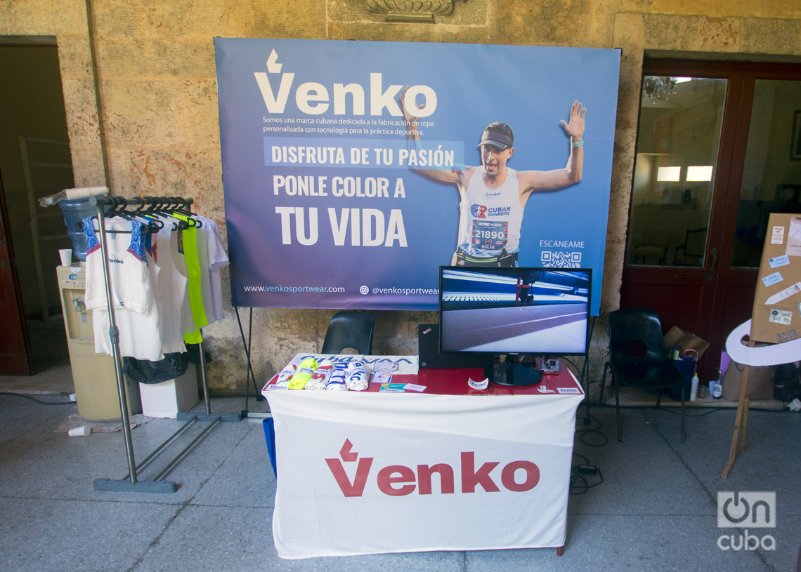 Feria de Expoemprendimiento por el aniversario 12 del proyecto CubaEmprende, en el Centro Félix Varela, en La Habana. Foto: Otmaro Rodríguez.