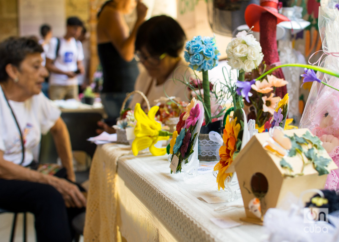 Feria de Expoemprendimiento por el aniversario 12 del proyecto CubaEmprende, en el Centro Félix Varela, en La Habana. Foto: Otmaro Rodríguez.