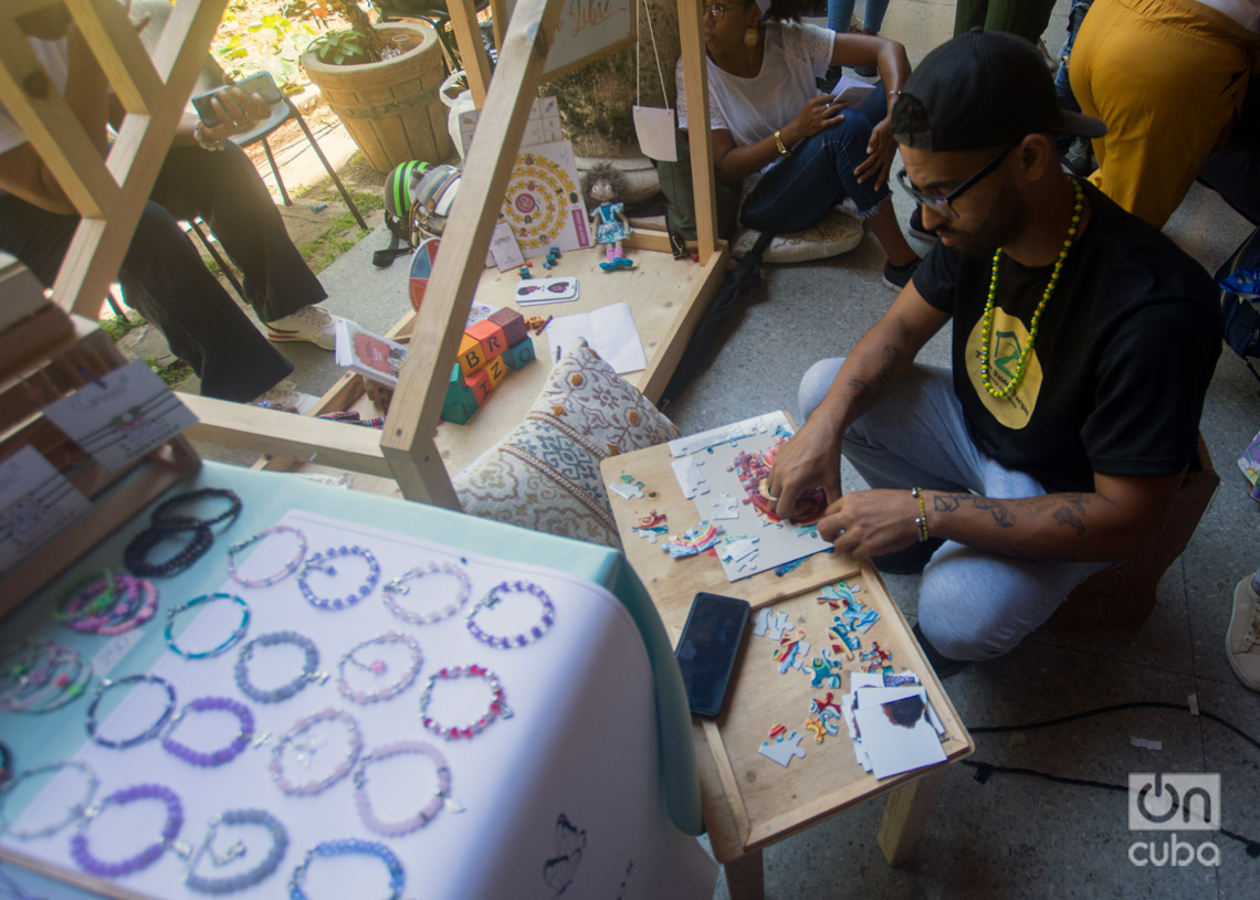 Feria de Expoemprendimiento por el aniversario 12 del proyecto CubaEmprende, en el Centro Félix Varela, en La Habana. Foto: Otmaro Rodríguez.