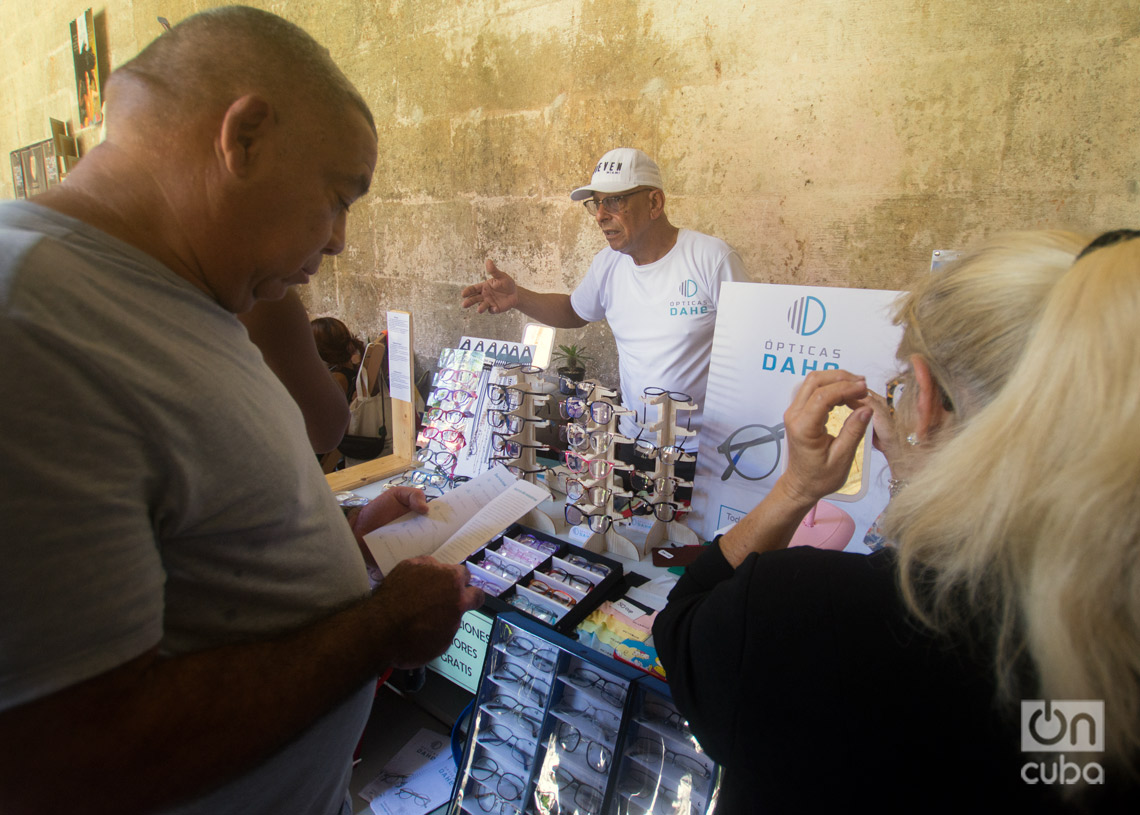 Feria de Expoemprendimiento por el aniversario 12 del proyecto CubaEmprende, en el Centro Félix Varela, en La Habana. Foto: Otmaro Rodríguez.