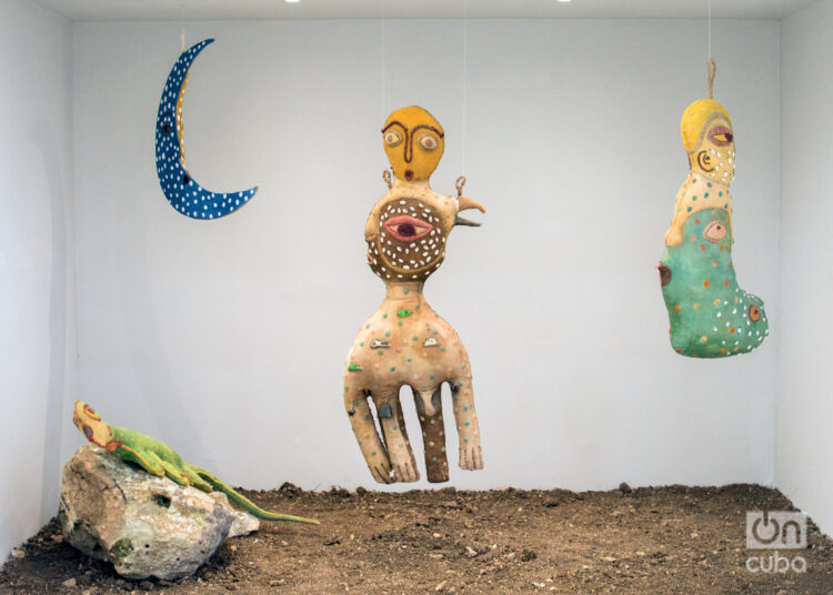 Exposición "Pan con guayaba, una vida feliz", del reconocido artista de la plástica Manuel Mendive, en el Museo Nacional de de Bellas Artes, en La Habana. Foto: Otmaro Rodríguez.