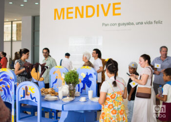 Inauguración de la muestra "Pan con guayaba, una vida feliz", del reconocido artista de la plástica Manuel Mendive, en el Museo Nacional de de Bellas Artes, en La Habana. Foto: Otmaro Rodríguez.