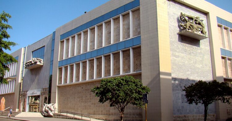 Museo Nacional de Bellas Artes, en La Habana. Foto: Expedia / Archivo.