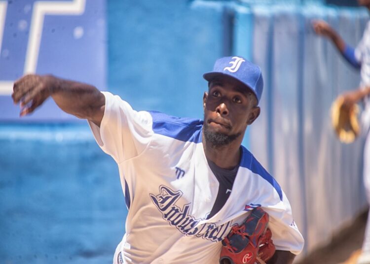 Pavel Hernández propinó el no hitter número 66 en la historia de los clásicos beisboleros cubanos. Foto: Tomada de CubaDugout.