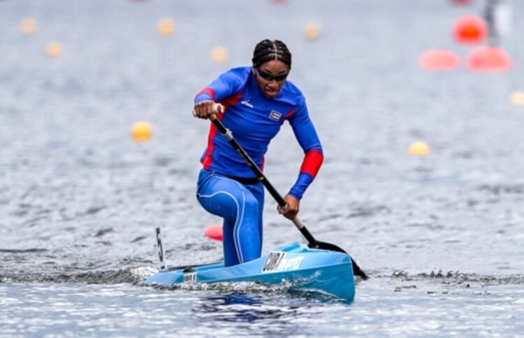 Yarisleidis Cirilo es una de las últimas apuestas fuertes a medallas de la delegación cubana en París. Foto: canoeicf.com