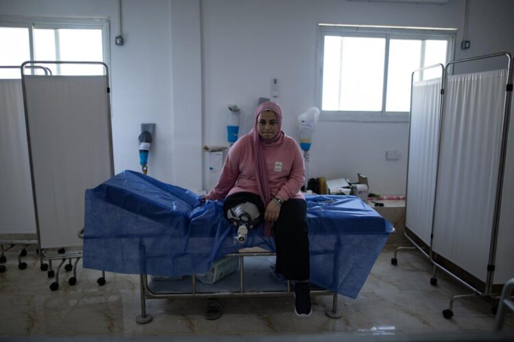 Malak Al-Ghoul, 14 años, desplazada palestina, en hospital emiratí en Rafah, Gaza, el 30 de abril de 2024. Foto: EFE/EPA/Haitham Imad.
