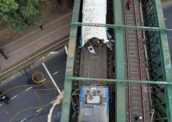 Unas 60 personas resultaron heridas tras el choque. Foto: Luciano González/ EFE.