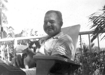 Hemingway en Finca Vigía. Foto tomada de Hemingway-Pfeiffer Museum & Educational Center.