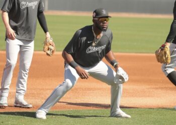 El cubano Bryan Ramos, de los Chicago White Sox. Foto: John Antonoff / Chicago Sun-Times.