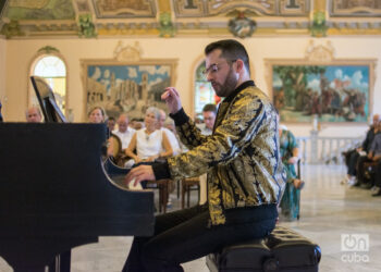Daniel Verstappen, pianista belga, ofreció concierto en la Sala Ignacio Cervantes, La Habana, Cuba. Foto: Otmaro Rodríguez