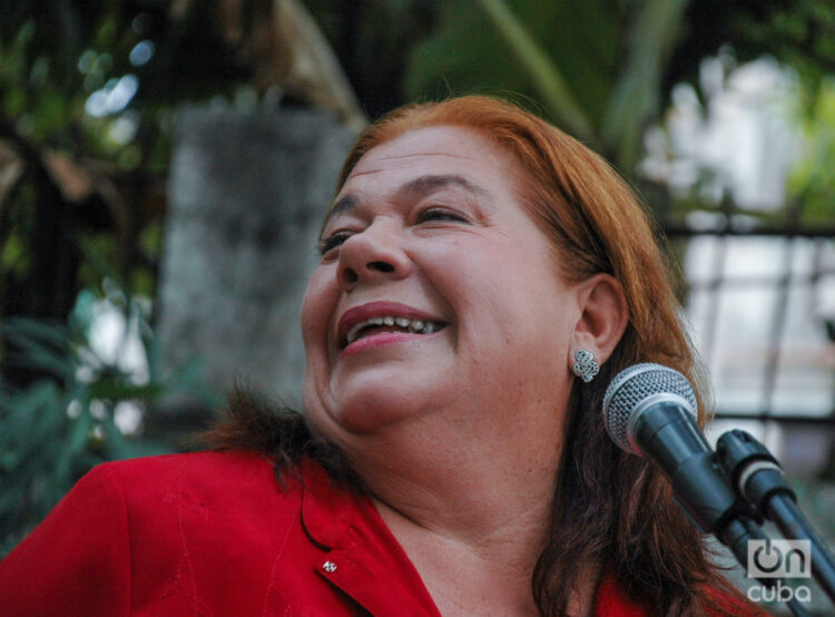 La actriz Corina Mestre en un recital, en 2010. Foto: Kaloian Santos Cabrera.