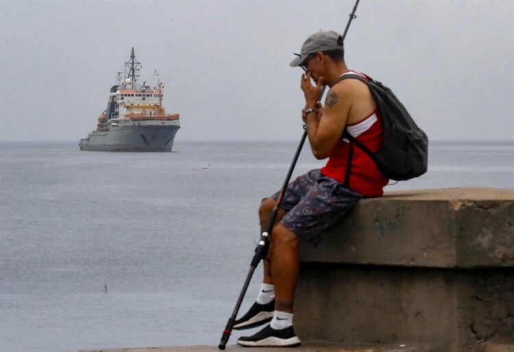 Uno de los barcos de la flotilla. Foto: EFE.