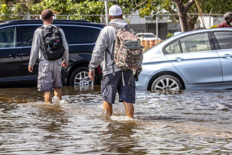 Lluvias e inundaciones en Fort Lauderdale. Foto: EFE.