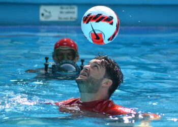 Johen Lefont impuso una nueva marca en la modadlidad de dominio del balón en el agua. Foto: Ricardo López Hevia.