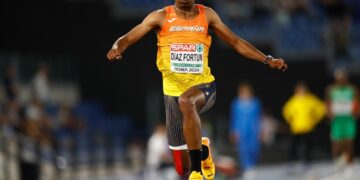 El cubano Jordan Díaz, quien representa a España, logró un histórico triunfo en el triple salto en el Campeonato Europeo de Atletismo con la tercera mejor marca de la historia: 18,18 metros. Foto: Miguelez Team / Real Federación Española de Atletismo.