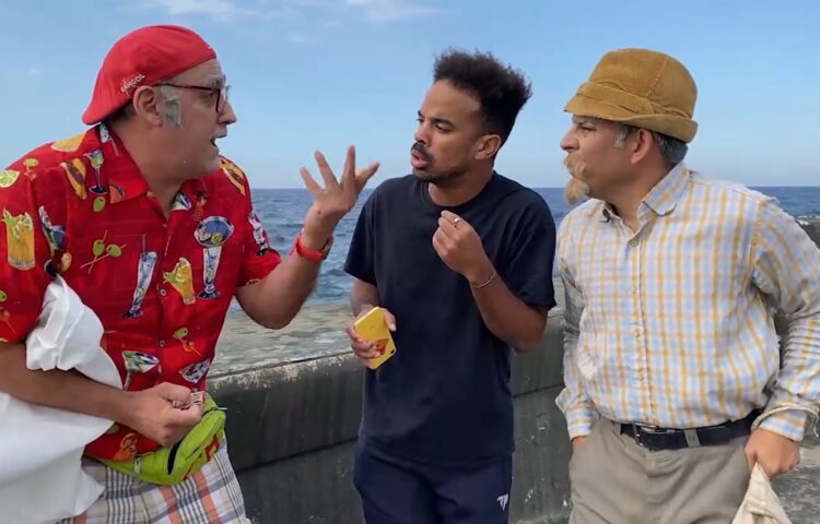 Pánfilo (d), Isidoro (c) y Chequera (i), personajes del popular programa "Vivir del cuento". Foto: Captura de video / Perfil de Facebook de Luis Silva.