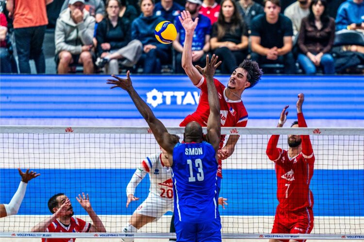 El regreso de Robertlandy Simón al equipo titular cubano fue fundamental para la victoria contra Francia. Foto: Tomada de Volleyabll World.