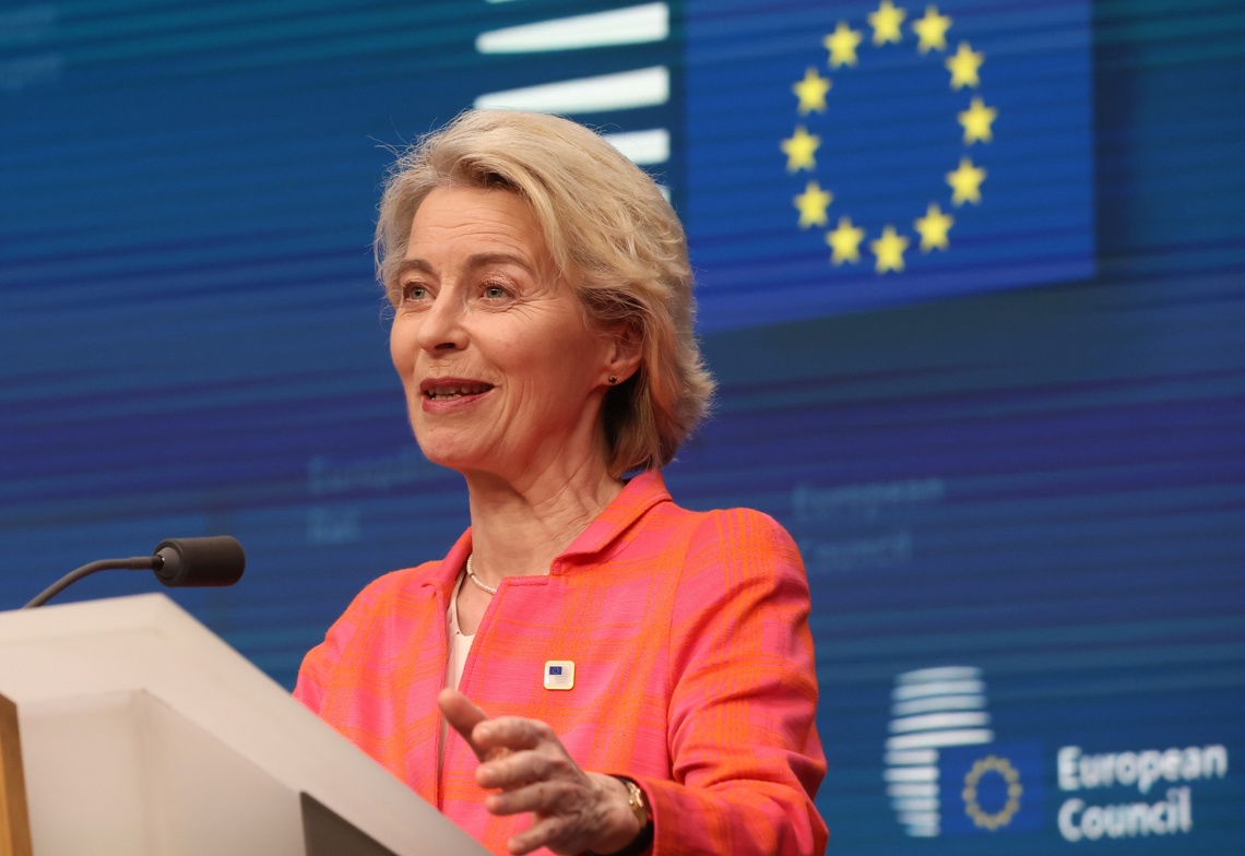 La alemana Ursula Von der Leyen, ratificada como presidenta de Comisión Europea, aunque debe todavía ser respaldada por el Parlamento comunitario. Foto: Olivier Hoslet / POOL / EFE.