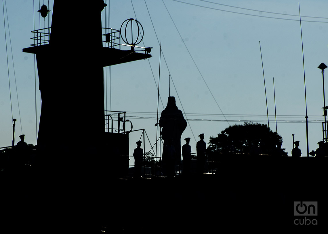 El buque escuela Smólniy, de la flota del Báltico de la Marina de Guerra rusa, entra a La Habana. Foto: Otmaro Rodríguez.