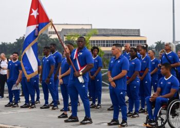 Delegación cubana a Paris 2024 abanderada este martes en La Habana. Foto: X/Miguel Díaz-Canel.