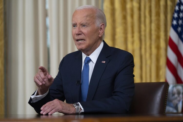 El presidente estadounidense Joe Biden se dirige a la nación desde la Oficina Oval de la Casa Blanca en Washington, DC, EE. UU., 24 de julio de 2024. Foto: Evan Vucci / POOL / EFE.