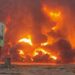 Fuego y humo elevándose tras los ataques aéreos israelíes en la ciudad portuaria de Hodeidah, Yemen, 20 de julio de 2024. Foto: EFE/EPA/Houthis Media Center.