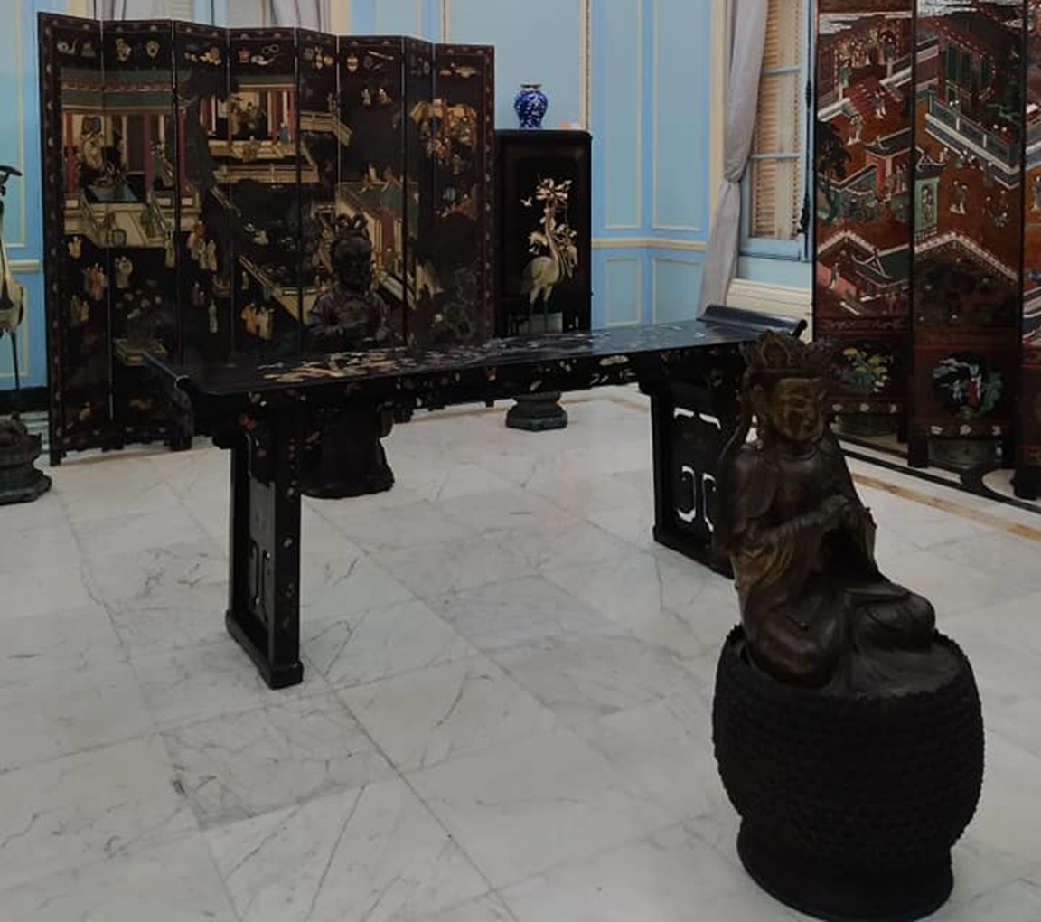 Piezas chinas en el Museo Nacional de Artes Decorativas de La Habana. Foto: Tomada del perfil de Facebook del Museo Nacional de Artes Decorativas.