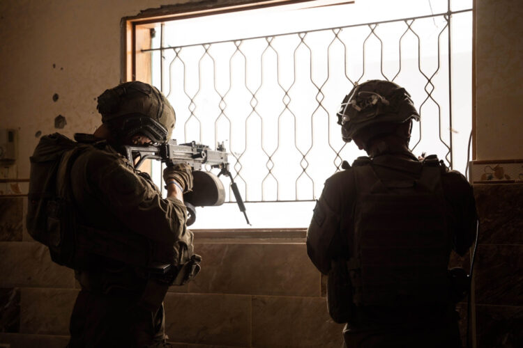 Imagen facilitada de una operación del Ejército israelí en el centro de Gaza. Foto: Ejército de Israel / EFE.