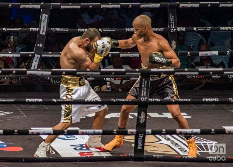 67 Kg: Roniel Iglesias(CUB) vs Gurgen Madoyan(ARM). Foto: Otmaro Rodríguez